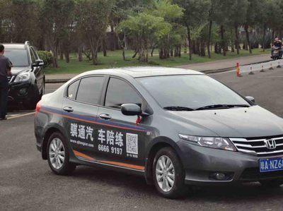 公司介紹_?？隍U通汽車陪練陪駕服務